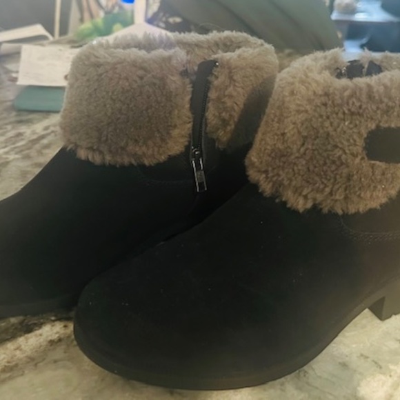 UGG CALF BOOTS BRAND NEW NEVER WORN US SIZE 9.5 - Picture 10 of 13